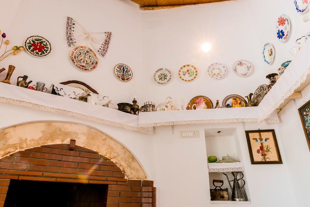 Kamariko Traditional House Afantou Bilik gambar
