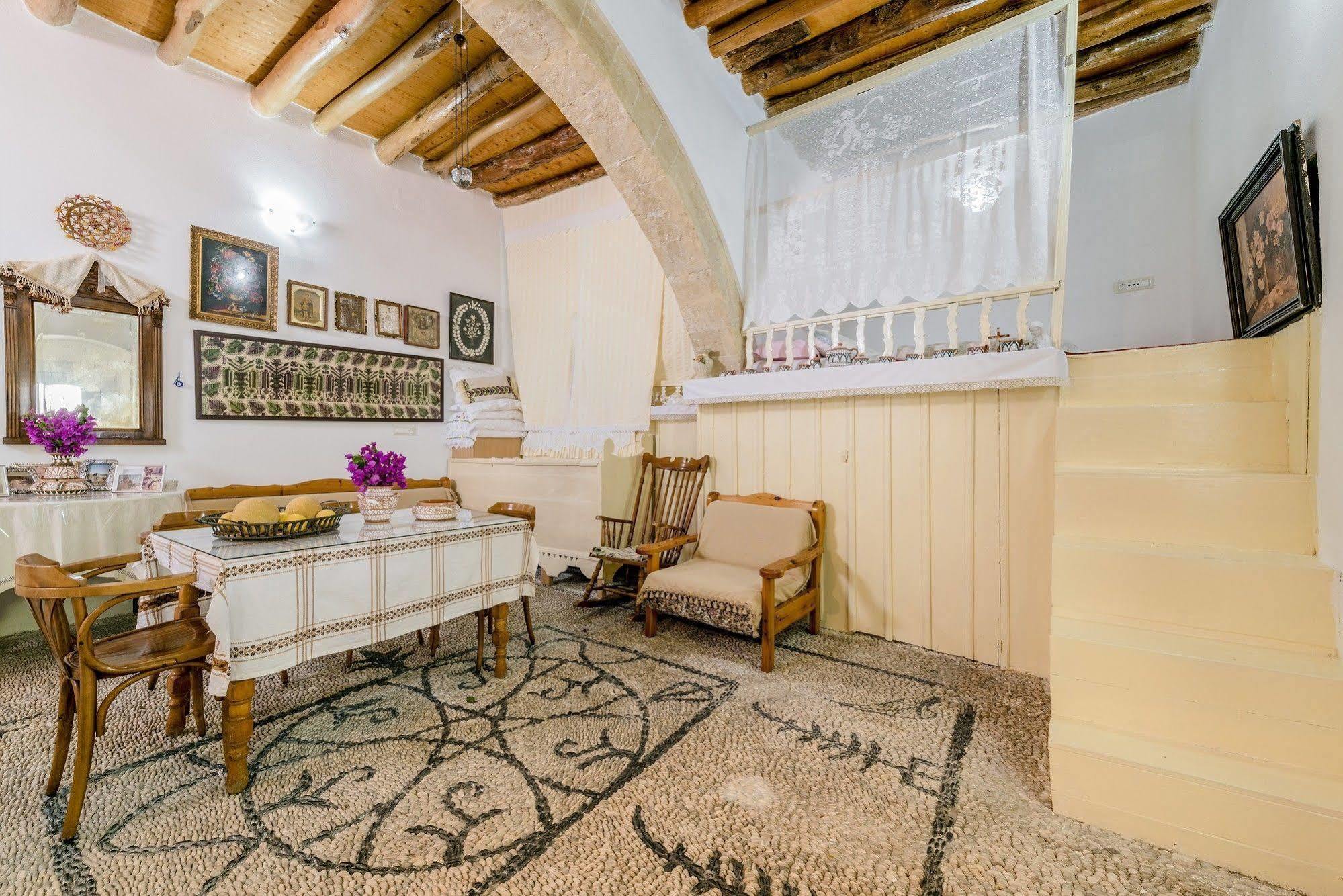 Kamariko Traditional House Afantou Luaran gambar